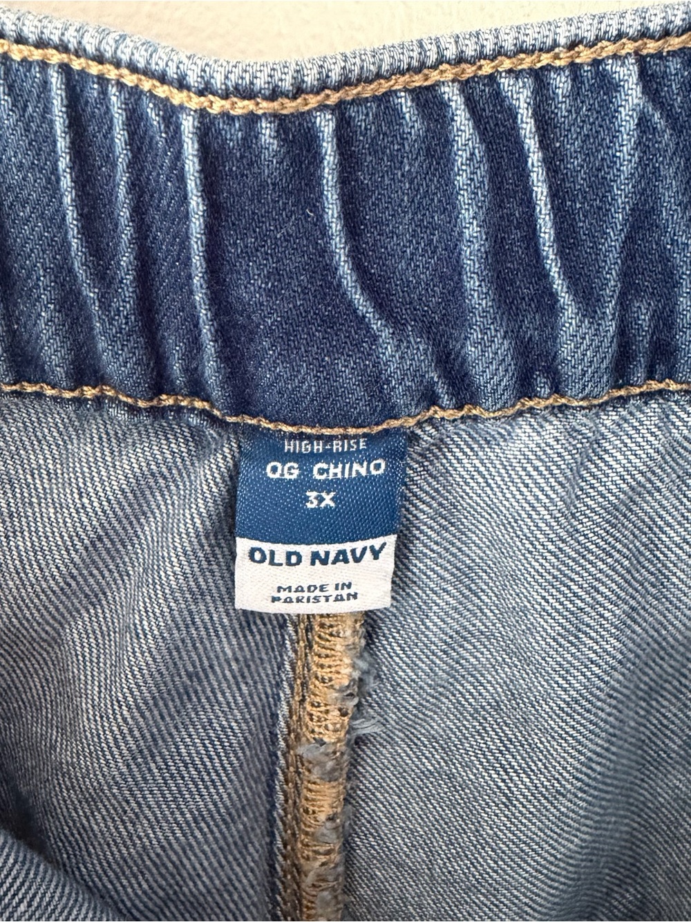 Old Navy High-Waisted OGC Chino Shorts -- 3.5-inch inseam - Picture 3 of 7